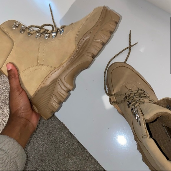 Lace up hiker boots - Picture 5 of 6